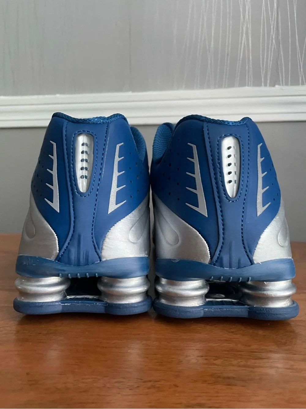 Nike Shox R4 Metallic Silver Team Royal Blue Men’s Size 14 Sneakers HQ1988-009 N